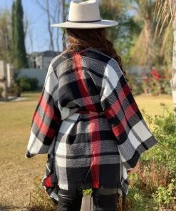 Valeria'S Boutique Susana Plaid Poncho