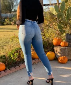 Valeria'S Boutique Zuri High Rise Distressed Ankle Jeans