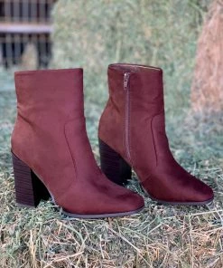 Valeria'S Boutique Brown Suede Booties