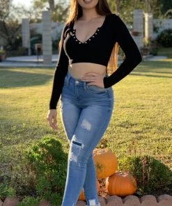 Valeria'S Boutique Zuri High Rise Distressed Ankle Jeans