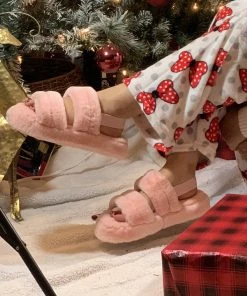 Valeria'S Boutique Pink Furry Slides