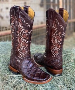Valeria'S Boutique New Arrivals Pirarucu Fish Embroidered Western Boots (Floral)