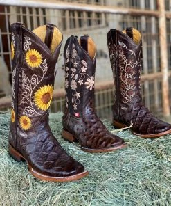 Valeria'S Boutique New Arrivals Ostrich Embroidered Western Boots