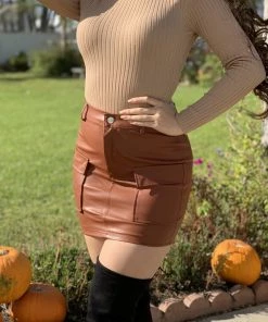 Valeria'S Boutique Lisa Ribbed Turtleneck Bodysuit (Nude)